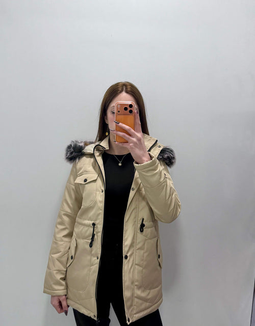 Kürk Detaylı Kapüşonlu Mont